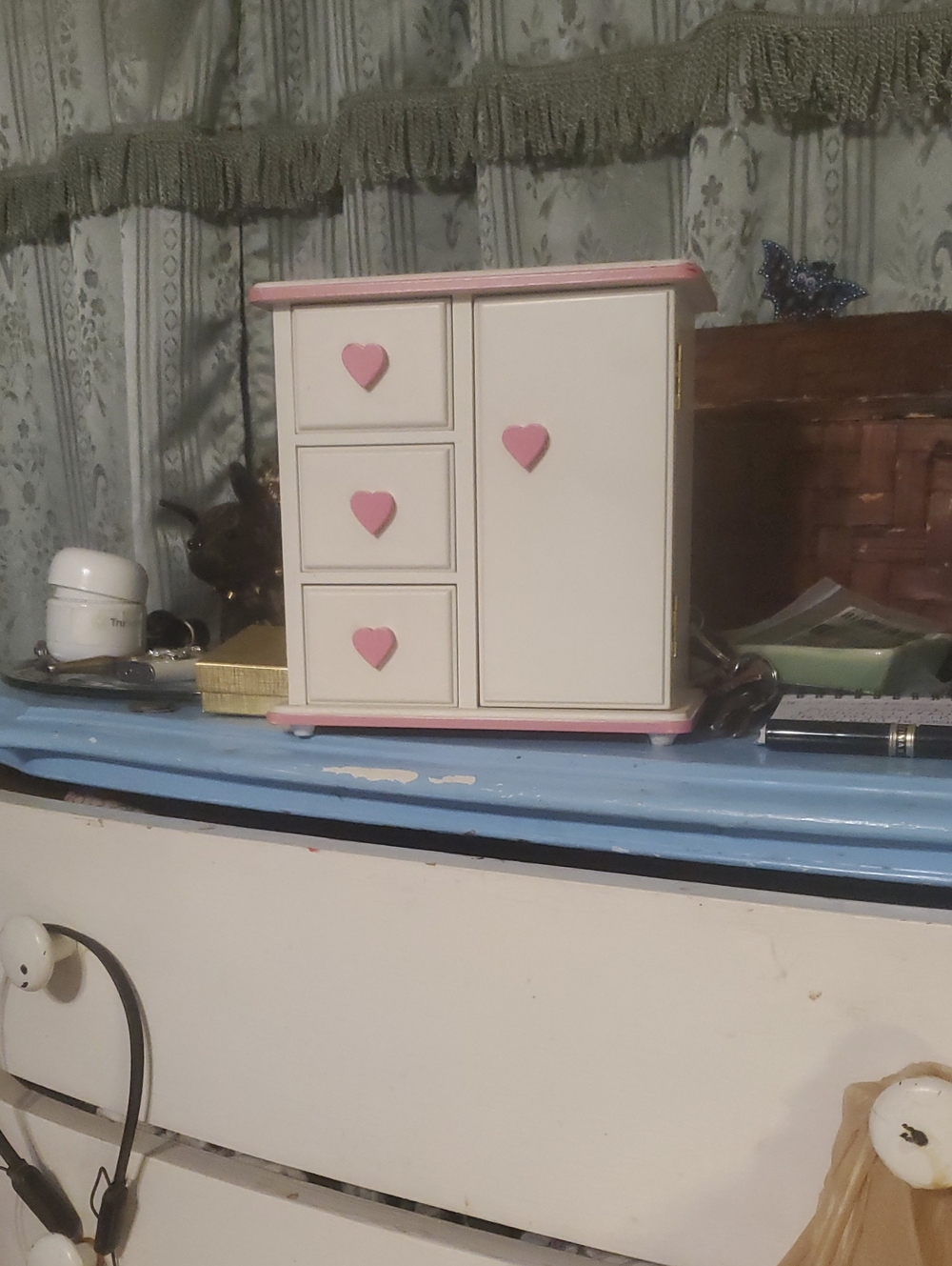 Small Pink And White Small Girls Jewelry Box.